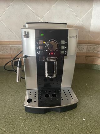 Cafetera DeLonghi Magnifica S Automática