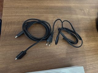 Xbox One S 1TB con 2 mandos y cables