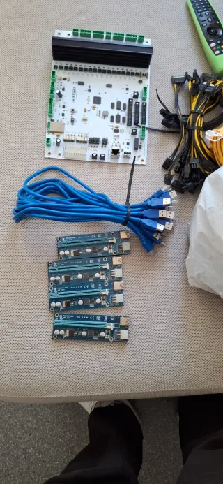 Placa base y cables para minería