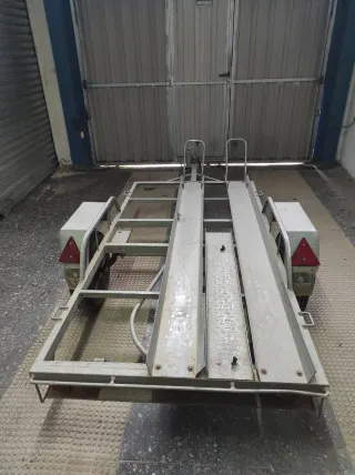 Remolque con documentación para 2 motos