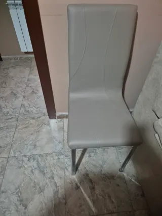 Mesa de comedor de madera y 6 sillas