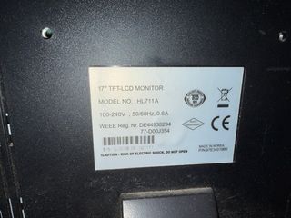 Pantalla de ordenador plata y negra