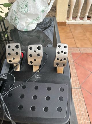 Volante Logitech G25 con Pedales y Palanca