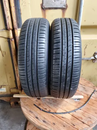 Sevende 2 Neumáticos en perfecto estado