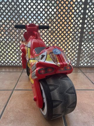 Moto Correpasillos Injusa 69x27,5x49 cm Color Rojo