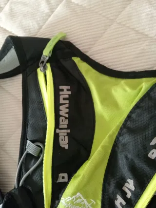 Mochila Trail Running Negra y Verde