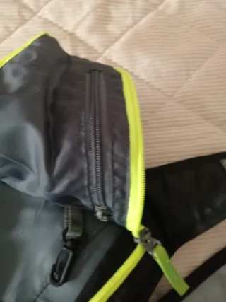 Mochila Trail Running Negra y Verde