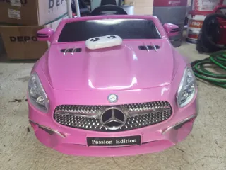 Coche eléctrico Mercedes niña rosa