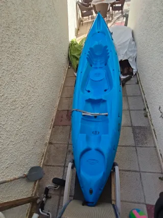 Kayak rígido autovaciable