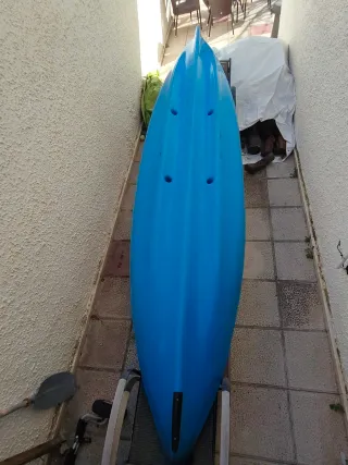 Kayak rígido autovaciable