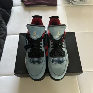 Jordan 4 Travis Scott Talla 42