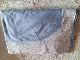 Juego Sábanas Cama 135 Encaje Blanco y bordado.