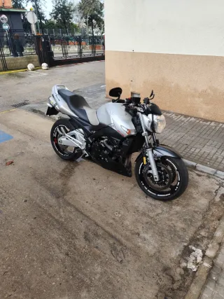 Suzuki GSR 600