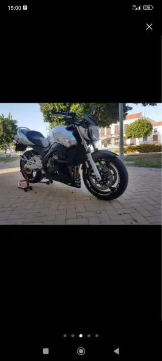 Suzuki GSR 600