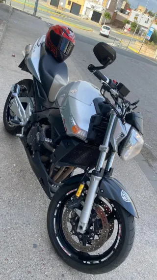Suzuki GSR 600