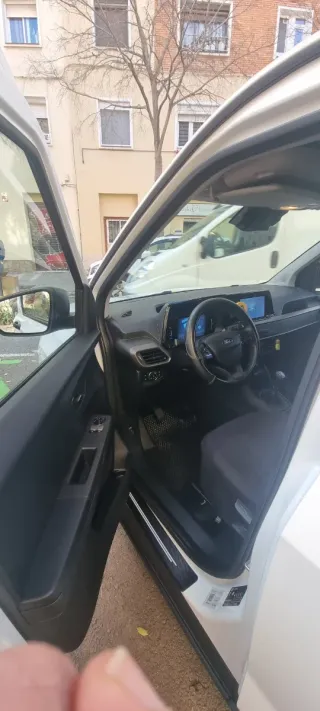 Ford Transit Courier 2024