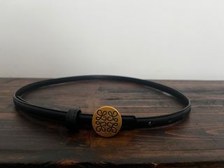 Cinturón Hebilla Dorada Negro