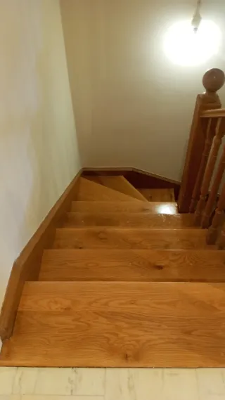 Parquet, tarima y rodapiés barnizados