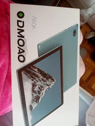 Tablet con caja , teclados raton y protector.