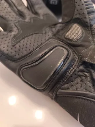 Guantes de moto nuevos de piel a estrenar