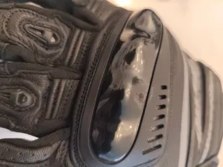 Guantes de moto nuevos de piel a estrenar