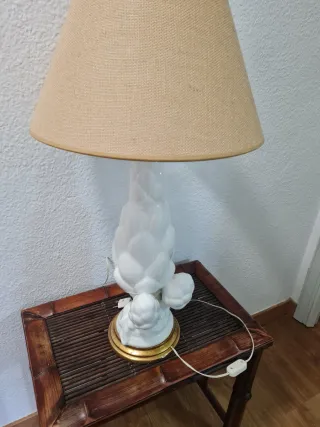 Lámpara de porcelana antigua