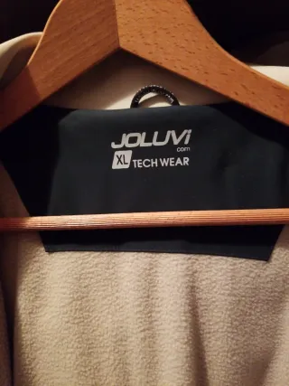 Chaqueta negra hombre con capucha