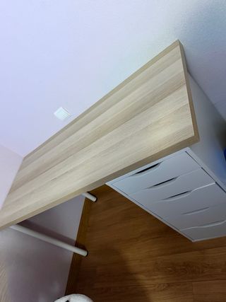 Scrivania Ikea in Legno e Metallo Bianco