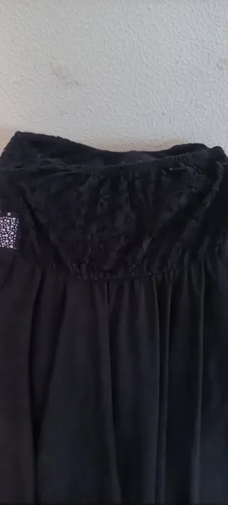 Vestido negro de fiesta sin tirantes