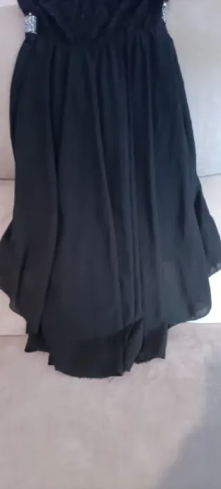 Vestido negro de fiesta sin tirantes
