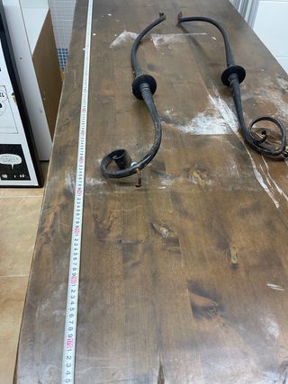 Mesa Castellana y 8 Sillas Madera restaurar.