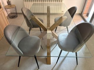 Mesa de comedor cristal y madera Agerby ( Jysk)