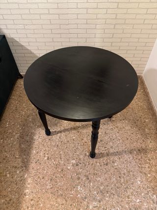 Mesa redonda de madera negra