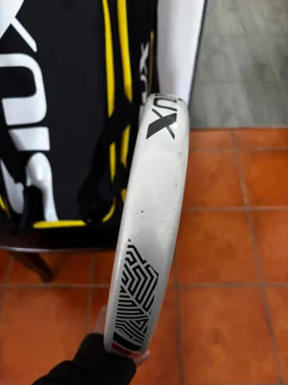 Pala y paletero de pádel Diablo Revolution Pro 3