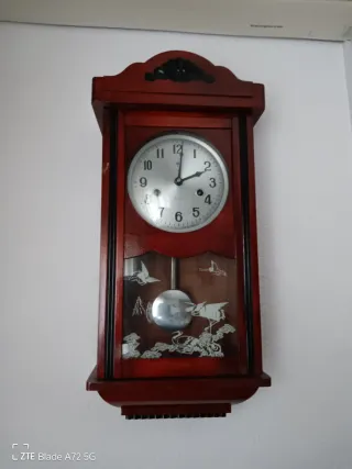 Reloj de pared antiguo madera péndulo