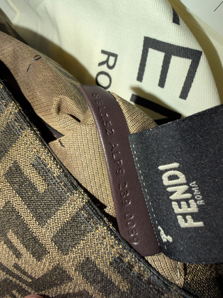 Borsa Fendi Baguette Marrone e Oro