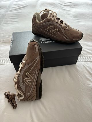 New Balance 204 L Talla 37 Beige/Marrón