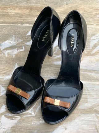 Scarpe décolleté Furla nere con fiocco