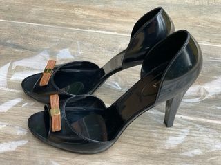 Scarpe décolleté Furla nere con fiocco