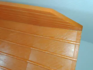 Camion Berliet in plastica con difetti