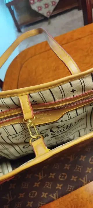 Bolso Louis Vuitton Beige y Marrón