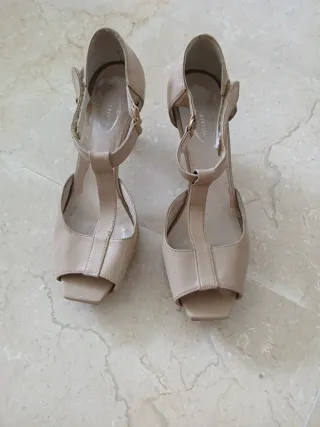 Zapatos de piel beige