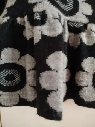 Vestido lana flores gris y negro