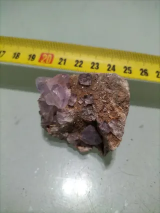 Fluorita mineral púrpura