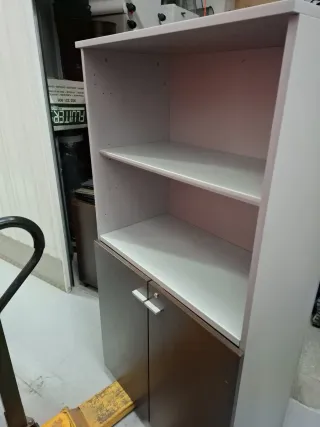 Mueble de oficina gris