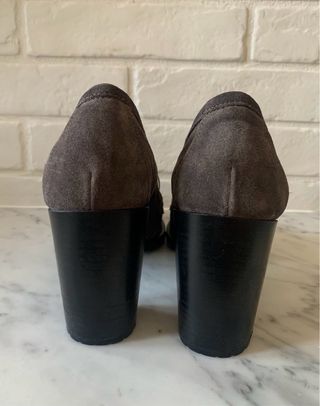 Scarpe in pelle scamosciata con tacco