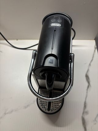 Cafetera Nespresso Delonghi Negra