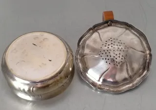 Antico colino da tè