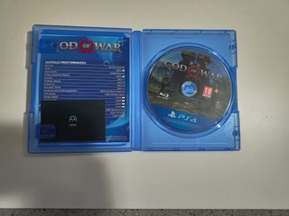 PS4 Slim 1TB + God of War + Cables