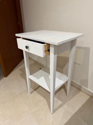 Mesa de noche Ikea blanca